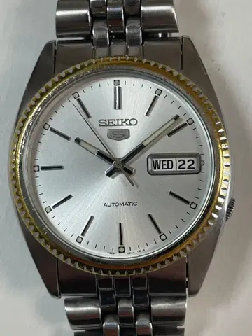 SEIKO 5 플루티드 베젤 자동 와인딩 쥬빌리 브레스