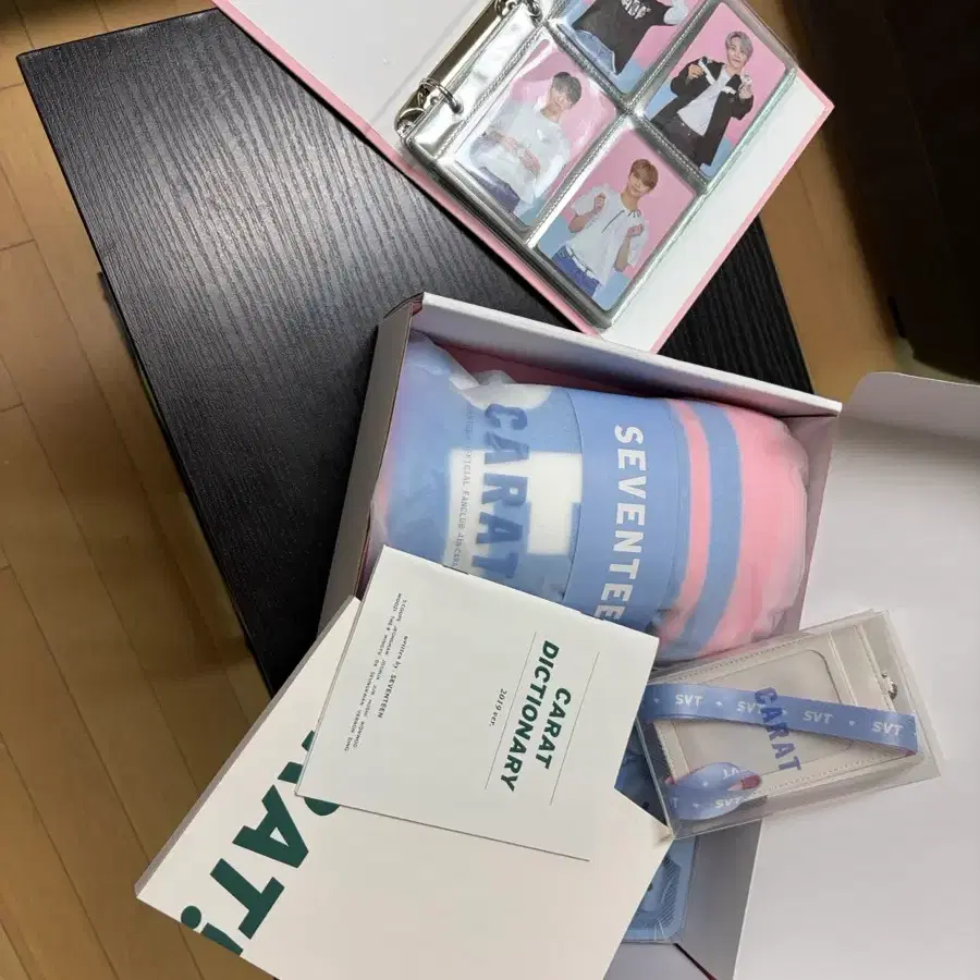 세븐틴 캐럿 4기 굿즈(응원봉, 부채, 굿즈)