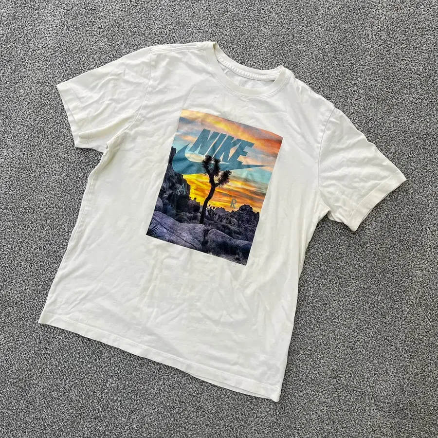 L 나이키 반팔 티 0722M