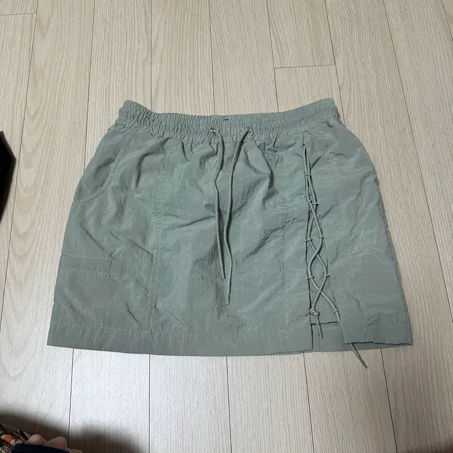블랙업 카모 치마