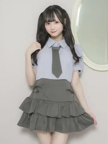 pium 셋업 블루 넥타이 셔츠 그레이