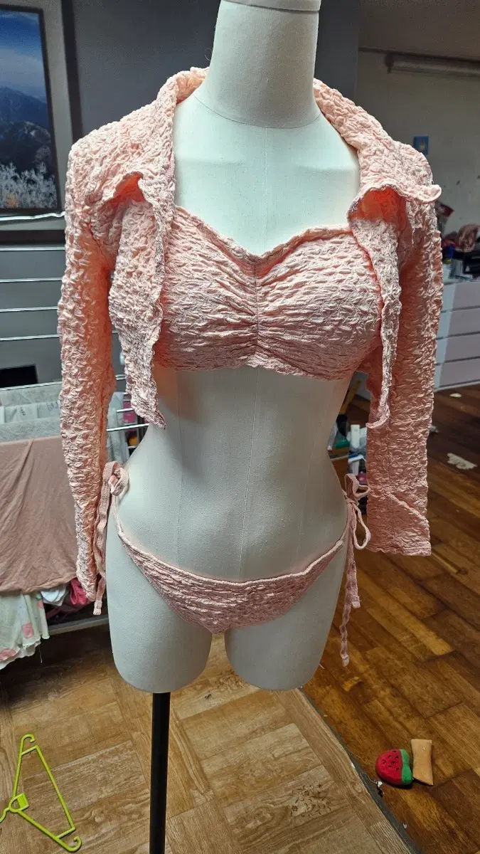 핑크색 셔링 비키니 세트