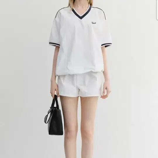 던스트 브이넥 우븐 탑