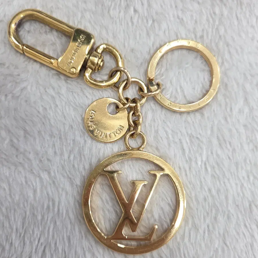 루이비통 LV 서클 금장 백참 키링 M68000