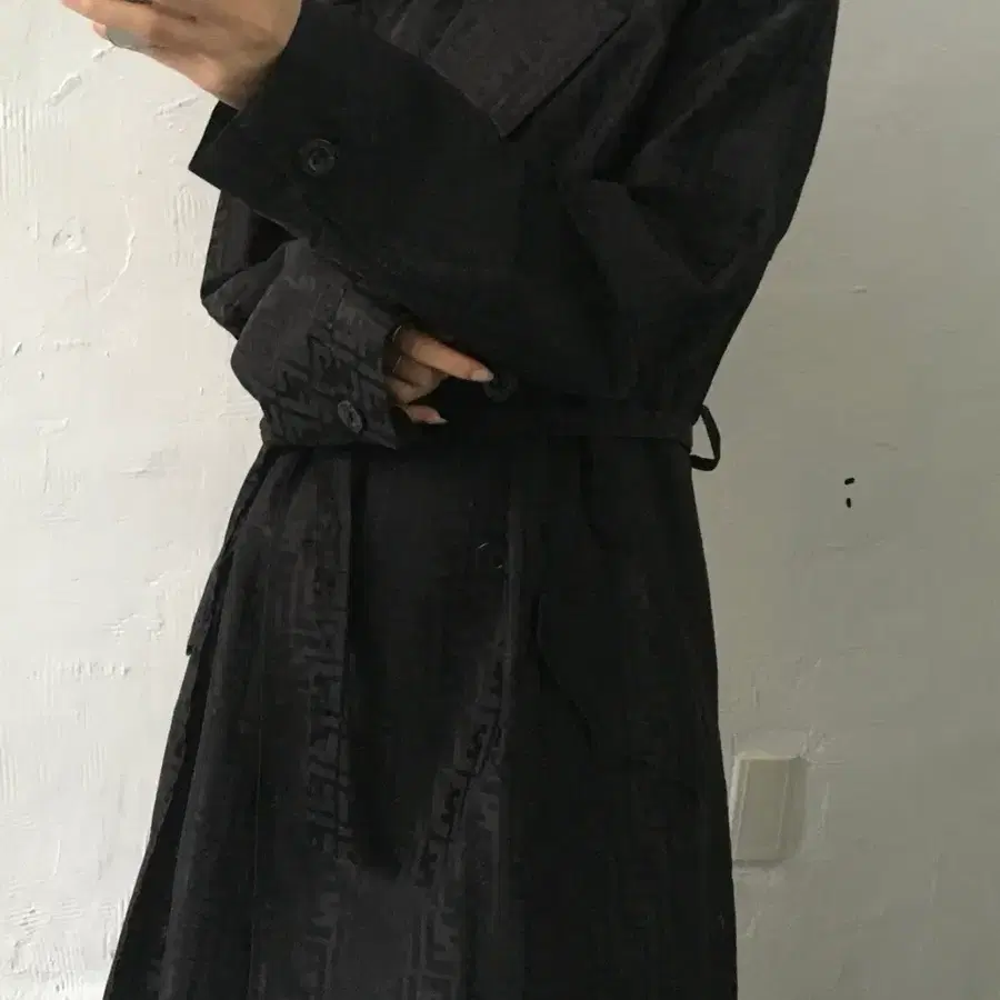 Fendi 펜디 블랙 주카 더블 트렌치 코트