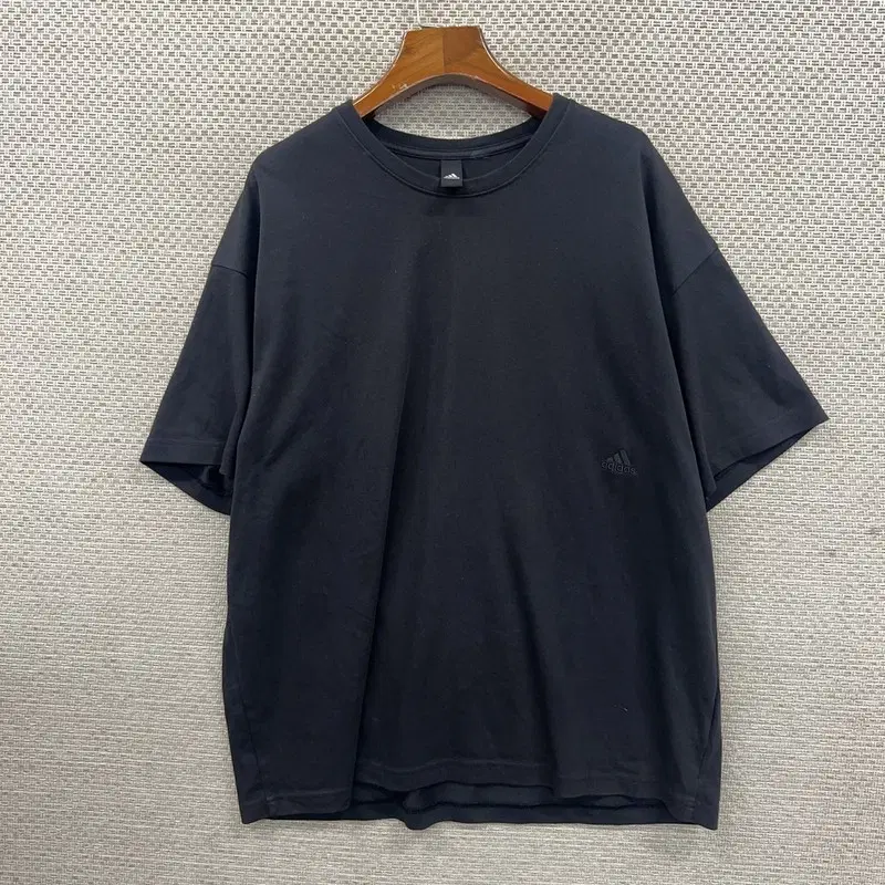 아디다스 반팔티 105 D09465