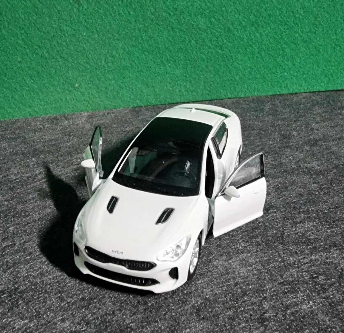 기아 스팅어 (KIA Stinger) 1/36 미니카 (화이트)