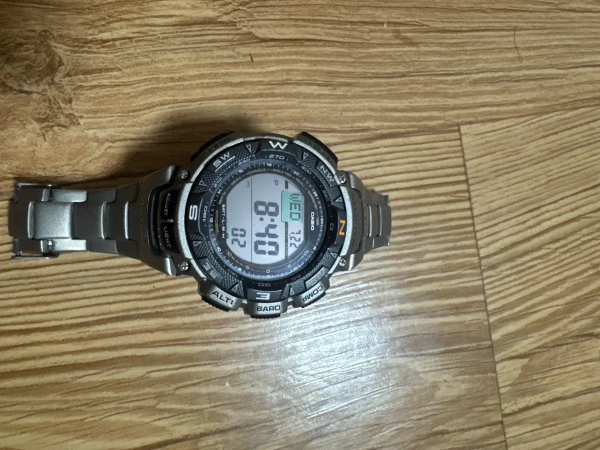 Casio pro Trek PRG-240T-7DR (북미 출시명: PAG-240T)