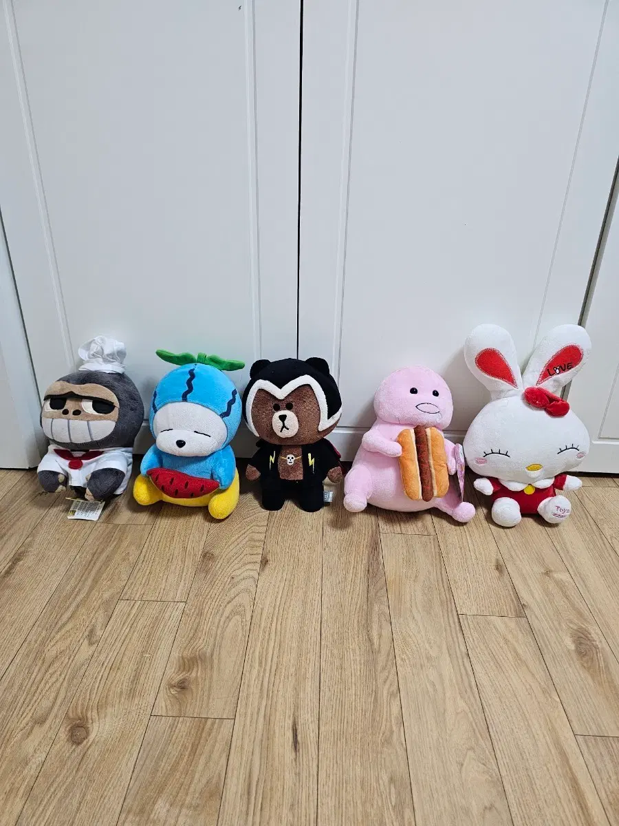 귀여운 캐릭터 인형