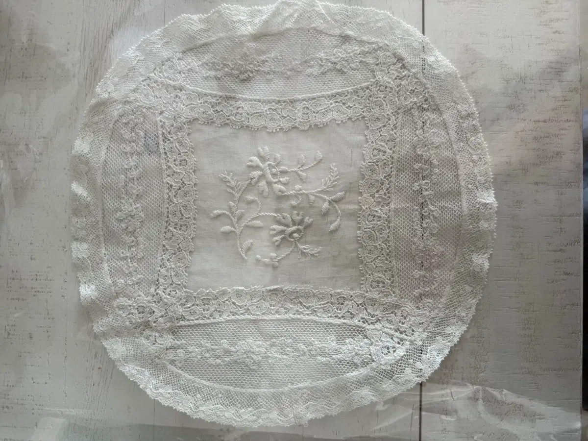 프랑스 앤틱 브뤼셀 레이스