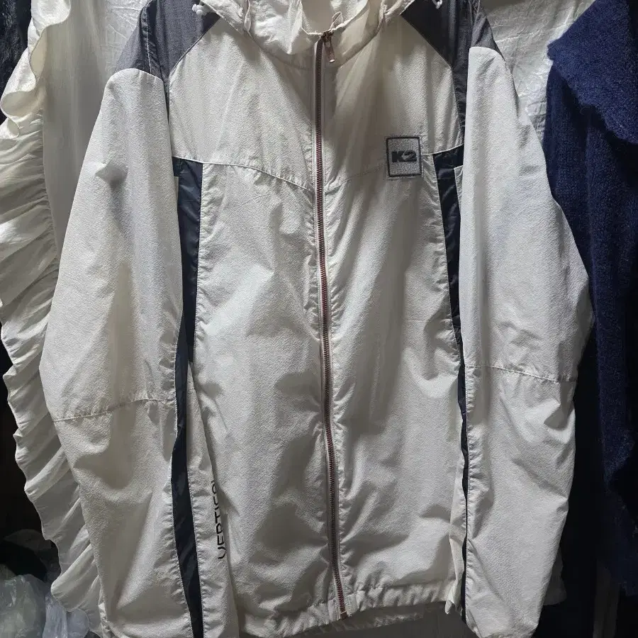 K2 바람막이 점퍼 화이트/블랙