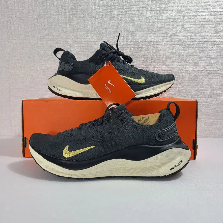 [새상품] 245 나이키 여성 러닝화 리액트X 인피니티 런 4 DR2670-006
