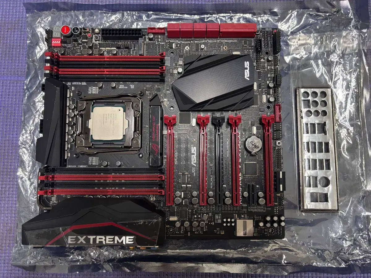 ASUS RAMPAGE V Extreme / E5-2620 V3 (약간의 외관하자)