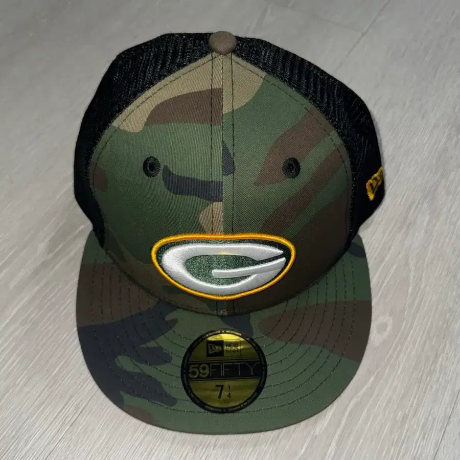 뉴에라 NFL 그린베이 패커스 베이직 메쉬 피티드캡 우드랜드 카모블랙