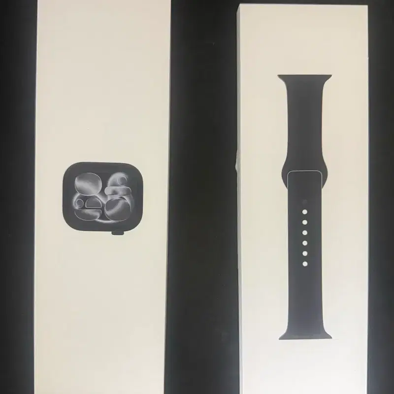 애플워치 11 42mm 제트 블랙, GPS, 알루미늄, 제트 블랙/블랙 스포 츠 밴드