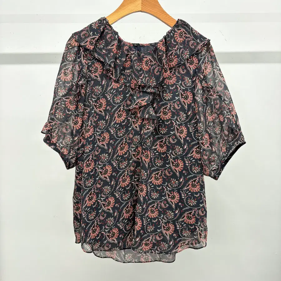 BCBG 러플 쉬폰 블라우스 66