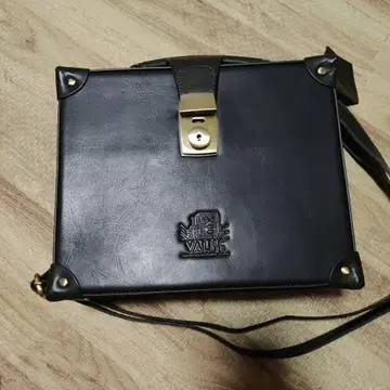 VALISE 클래식 레더 숄더백