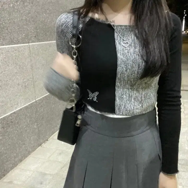 새상품 나비 배색니트