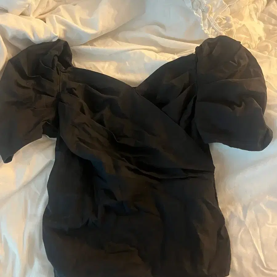 블랙 셔링 오프숄더