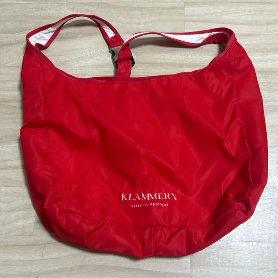 KLAMERN 레드 숄더백