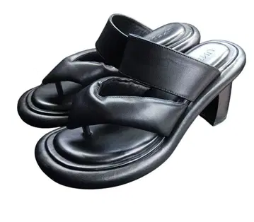 UN3D. PLUMP THONG SANDAL 블랙 24.0cm