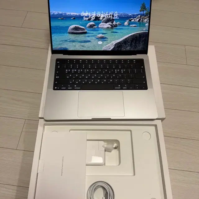 S급 ) 맥북 프로 M5 14인치 16gb 1tb 실버