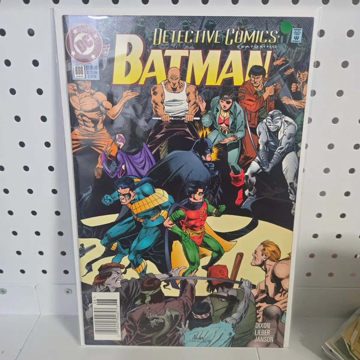 D / Detective Comics #666