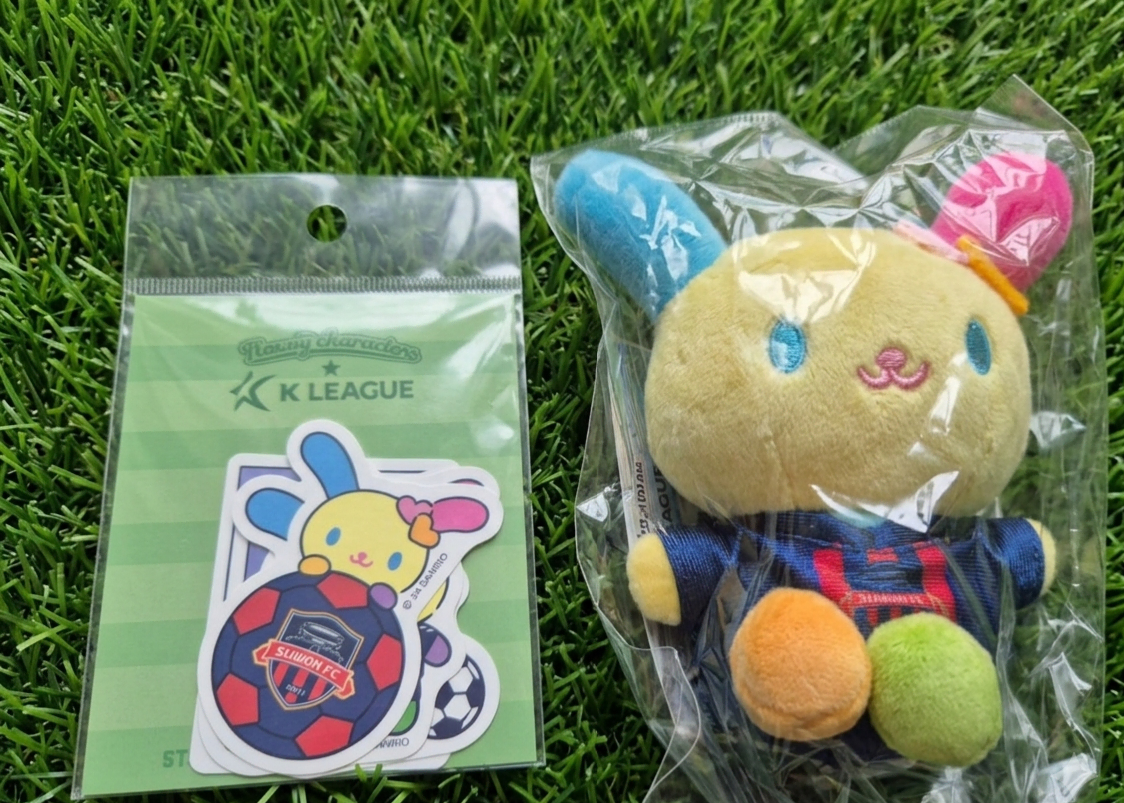 K리그 산리오 수원FC 우사하나 인형키링 스티커 세트