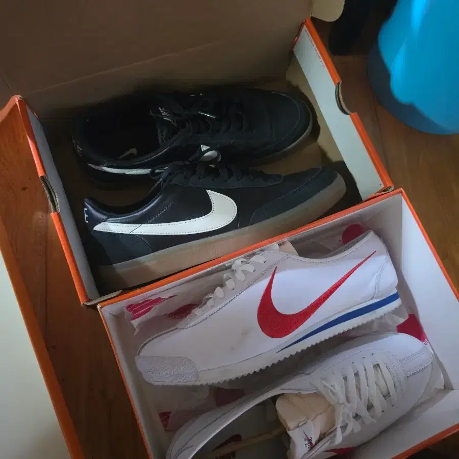 나이키 코르테즈 72 슈독 OG 슬림 스우시 300 Nike Cortez 72 Shoe Dog OG Slim Swoosh CJ2586-100