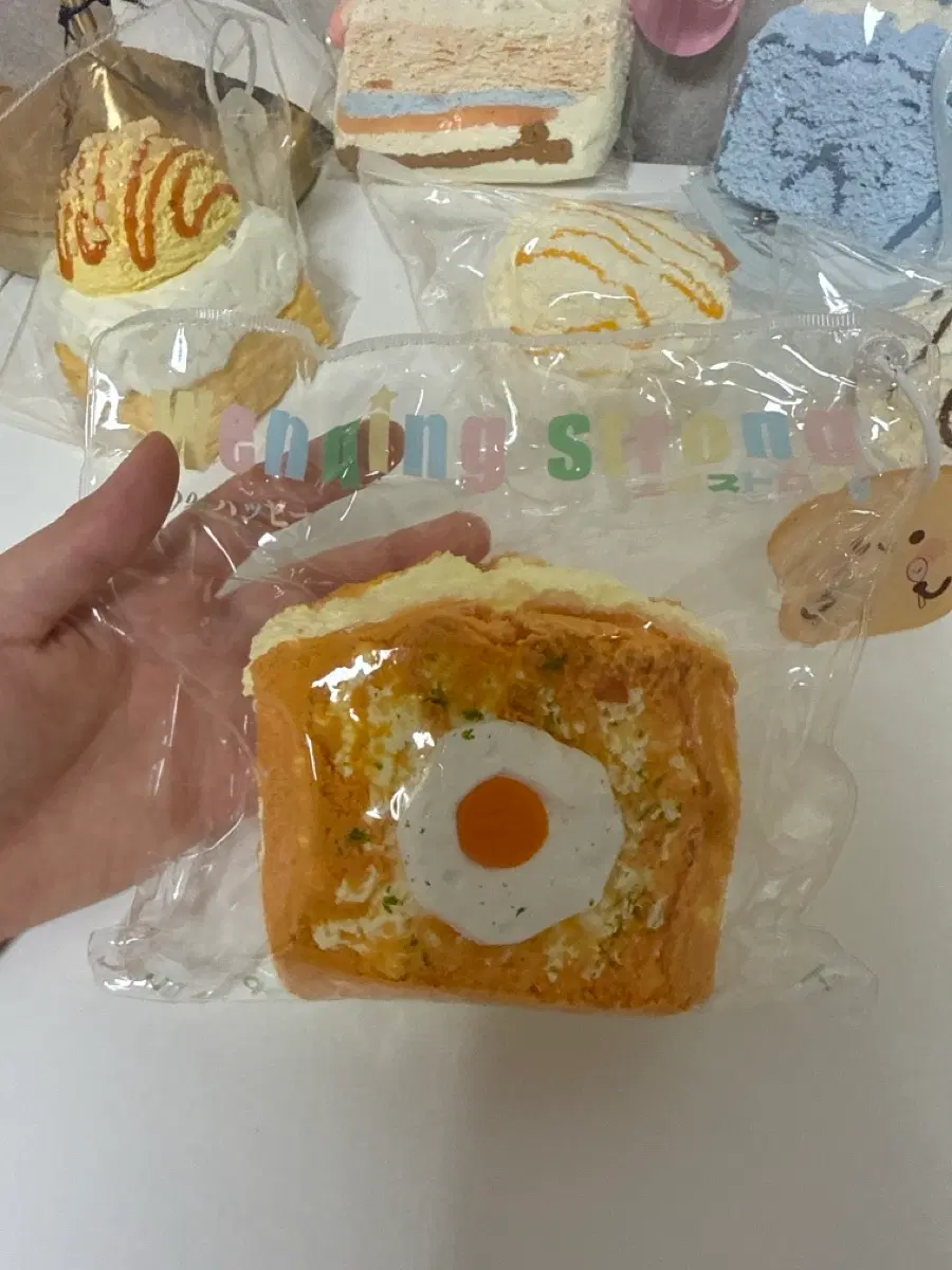 웬칭스트롱 써니사이드업 토스트