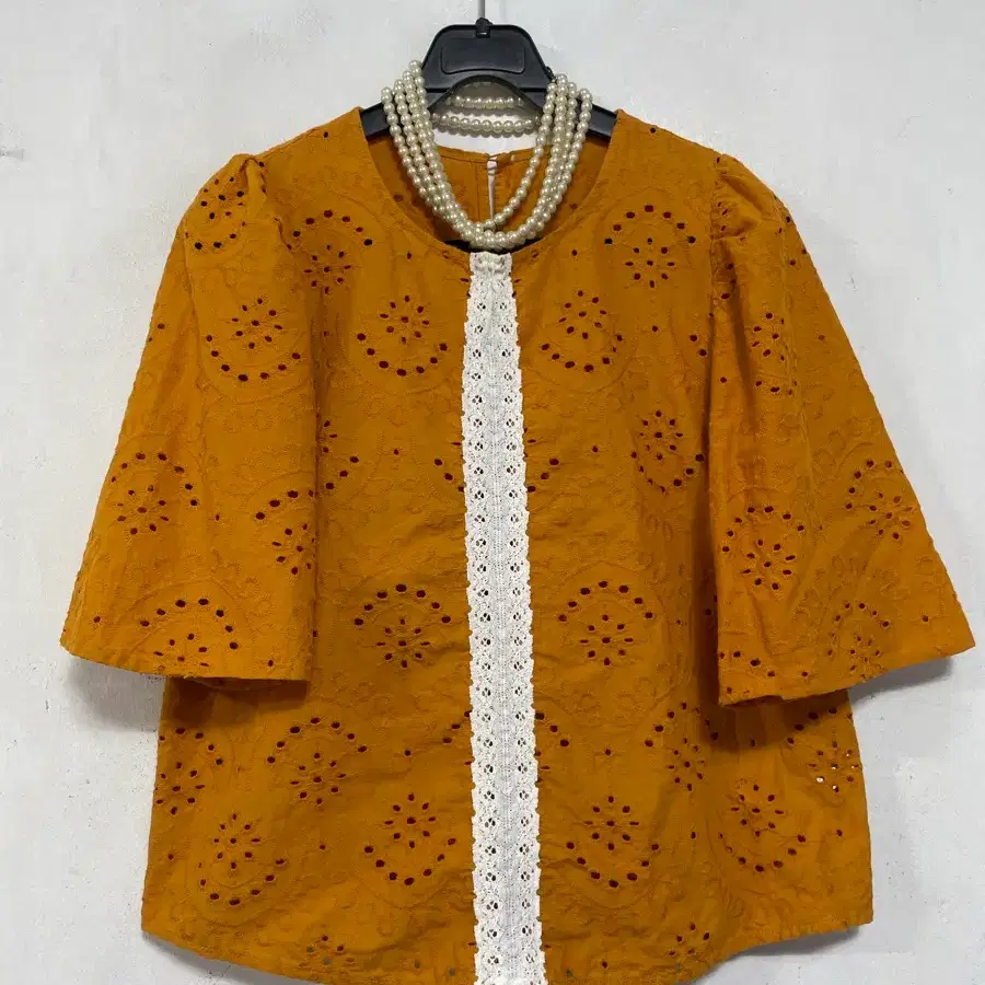 N6805 GU 면 펀칭 아일렛 블라우스.레이스.면100.퍼프