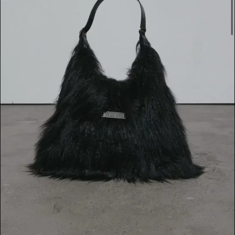 보헤미안서울 LONG HAIR STRAP HOBO BAG 롱헤어 호보백