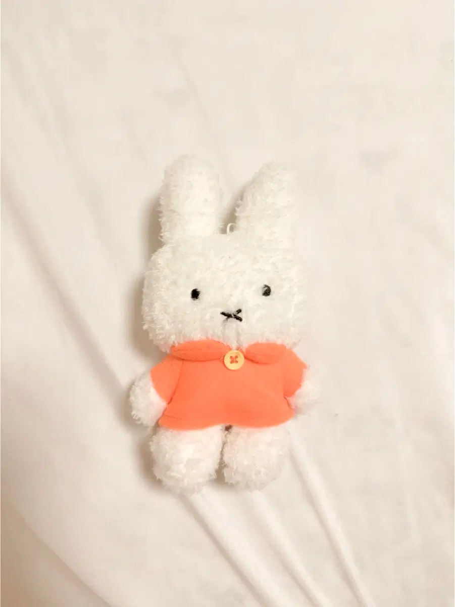 미피 인형 오렌지색 옷