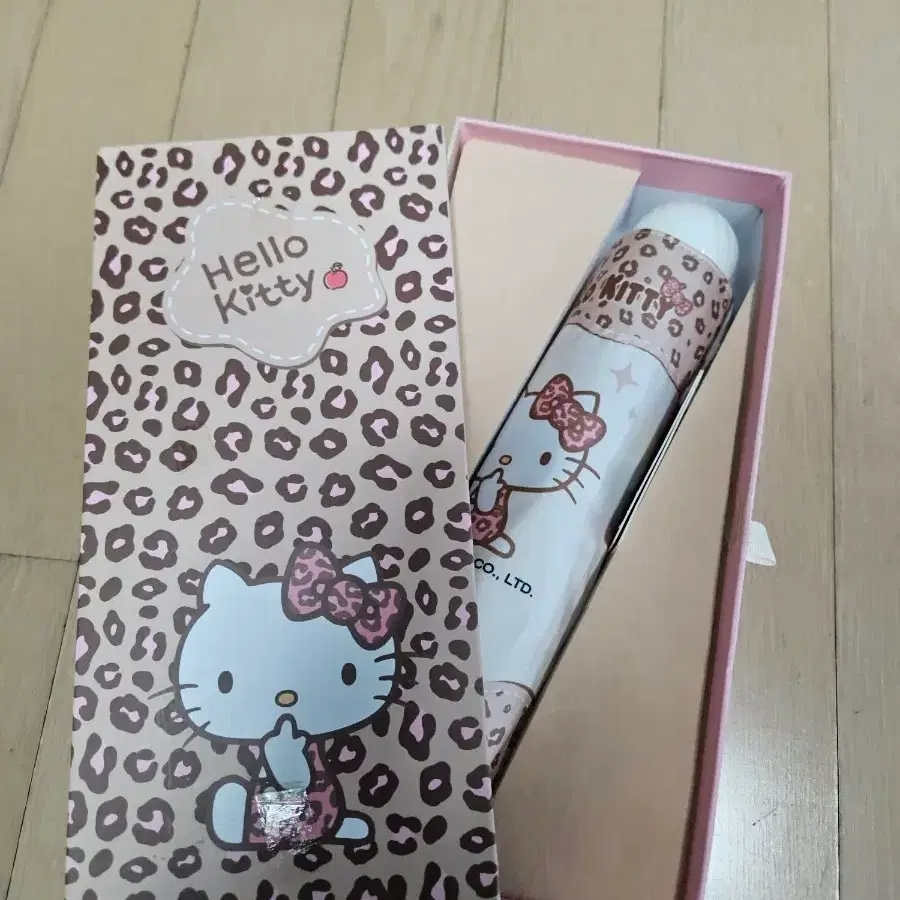 [새상품] 헬로키티 레오파드 패턴 접이식 우양산