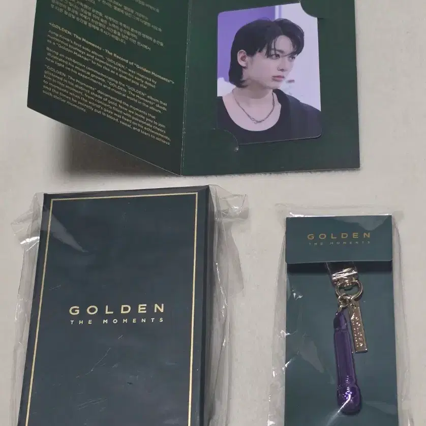BTS 정국 GOLDEN 전시회 공식 목걸이 미개봉 (포토카드 포함)+마이크키링+전시회PVC포카