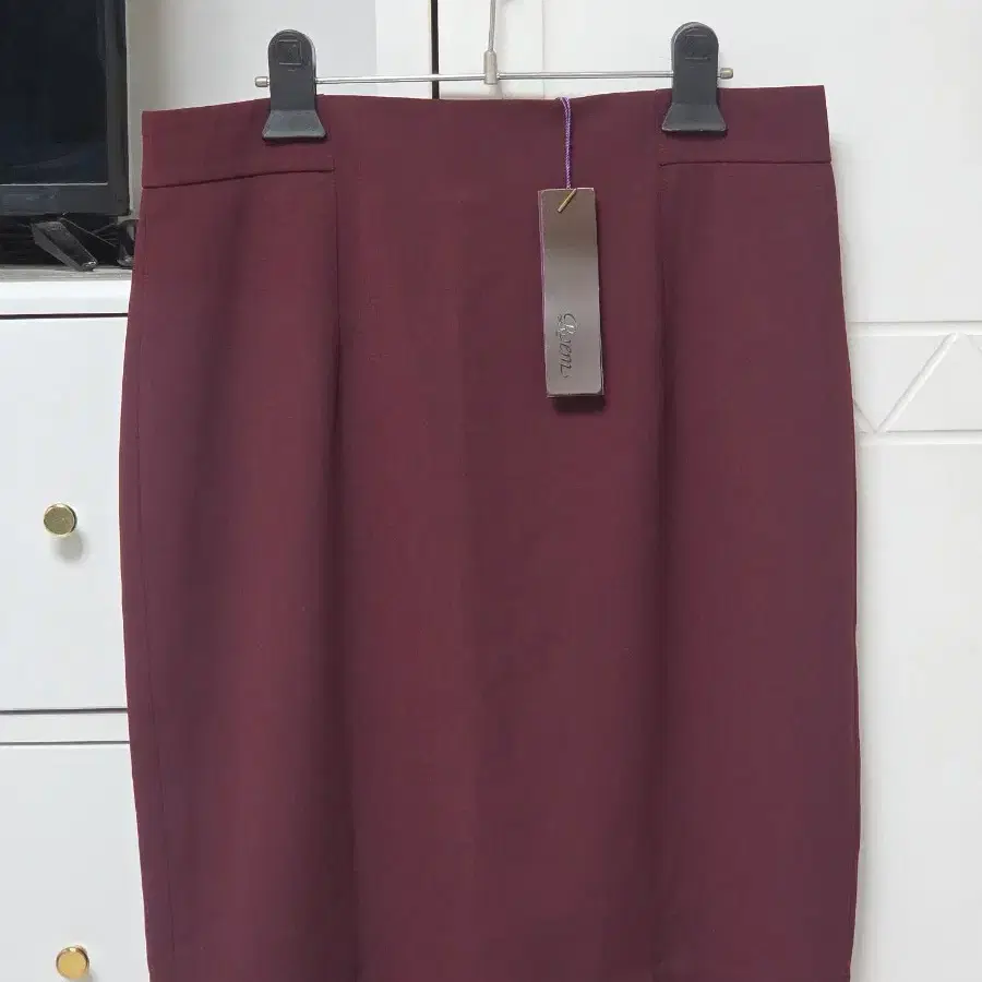 28-29)Roem 버건디 H라인 스커트