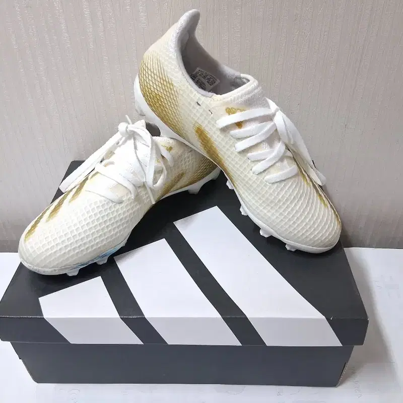 남녀공용 / 고급 정품 / 아디다스 adidas 축구화 / 사이즈:220mm