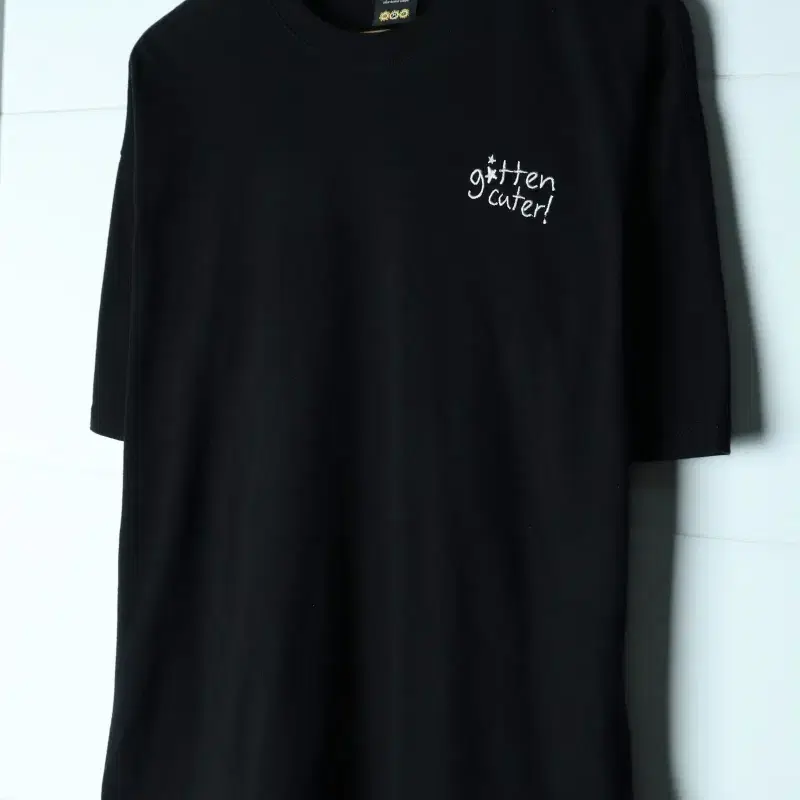 (M-L) 꼼파뇨 반팔 티셔츠 레터링 자수 블랙 키치-H35758