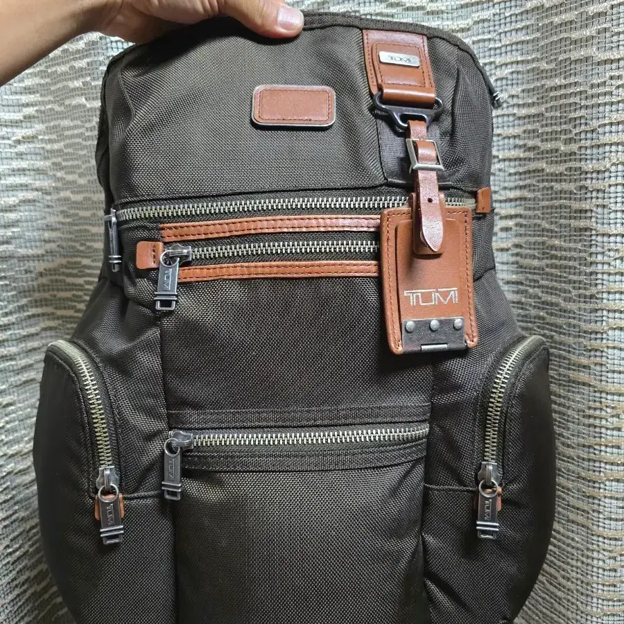 투미(TUMI) 22681ESH 녹스(Nox) 백팩 에스프레소 한정판 판매합니다.