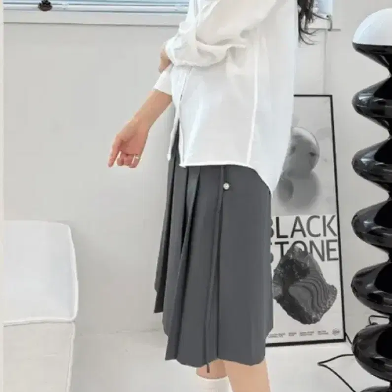 레이어드 쉬폰 플리츠 미디스커트