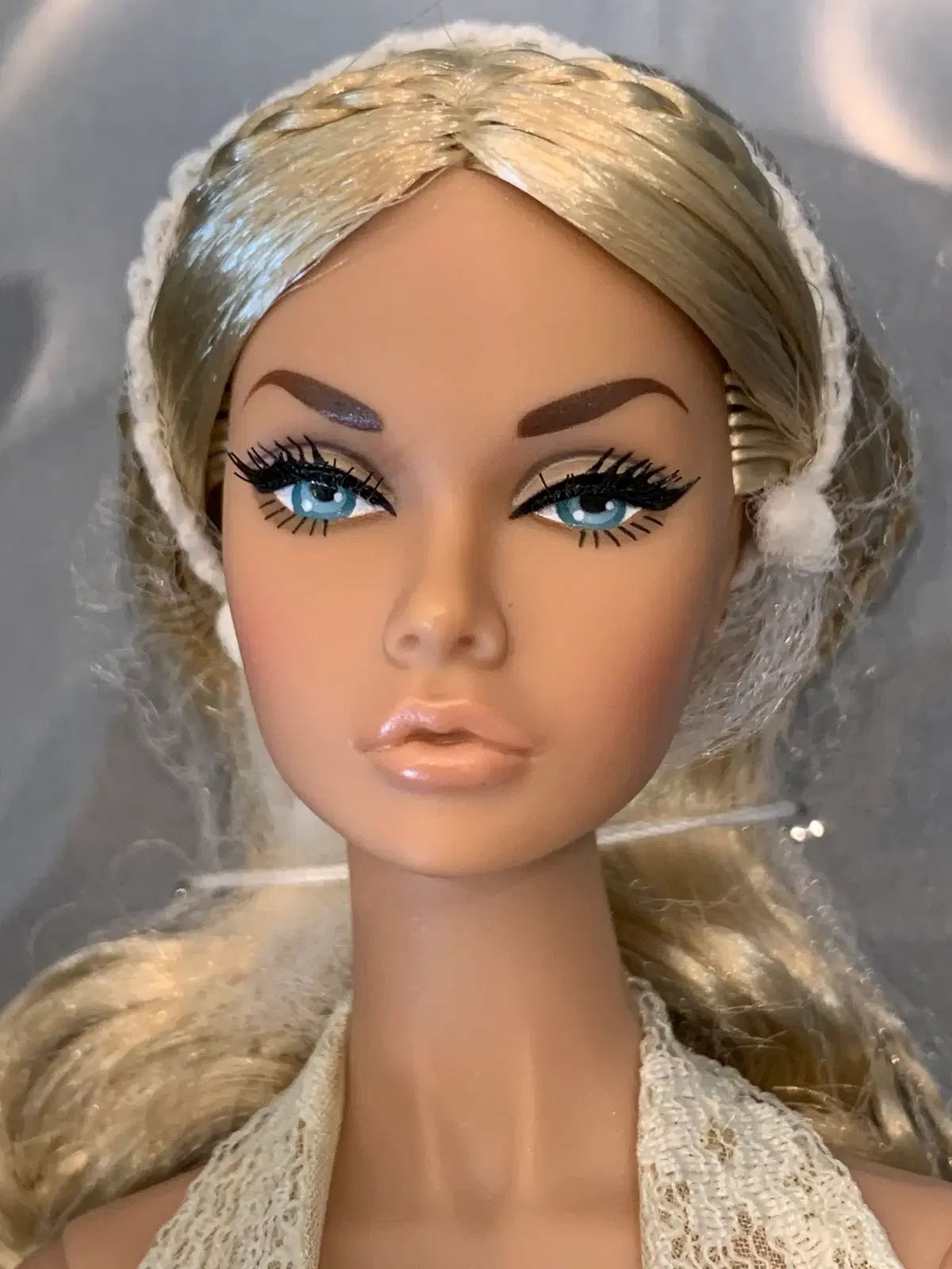 Integrity Toys Fashion Royalty Summer of Love Poppy Parke