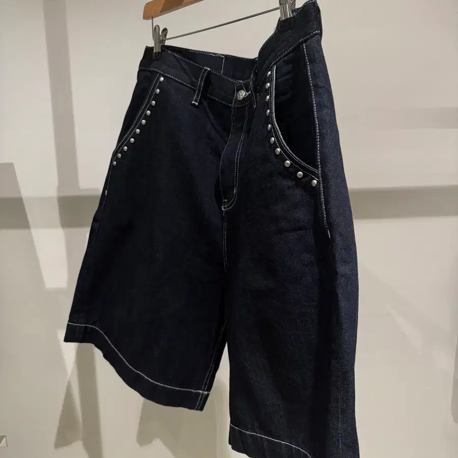 반디더핑크 반바지