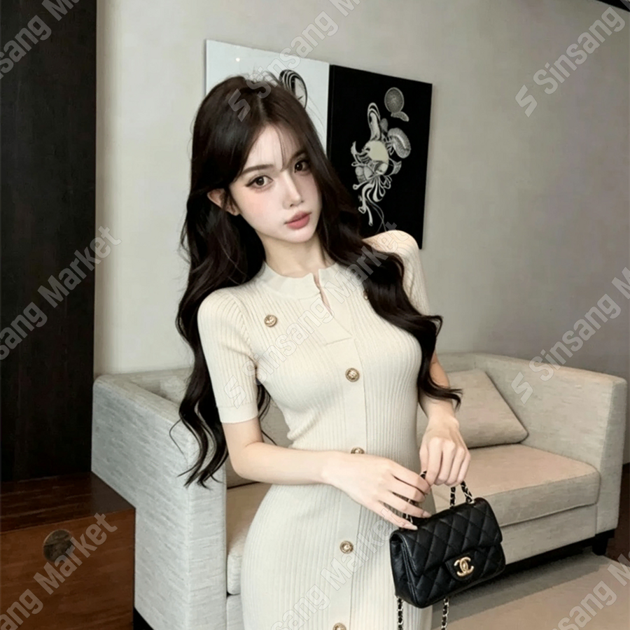절개 넥 금단추 원피스