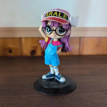 Dr. 슬럼프 아라레짱 Qposket 피규어
