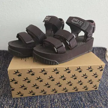 SHAKA NEO BUNGY PLTFRM 샌들 다크 브라운