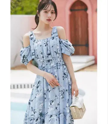 tocco closet 어깨 리본 포함 오프숄더풍 플라워 프린트 원피스