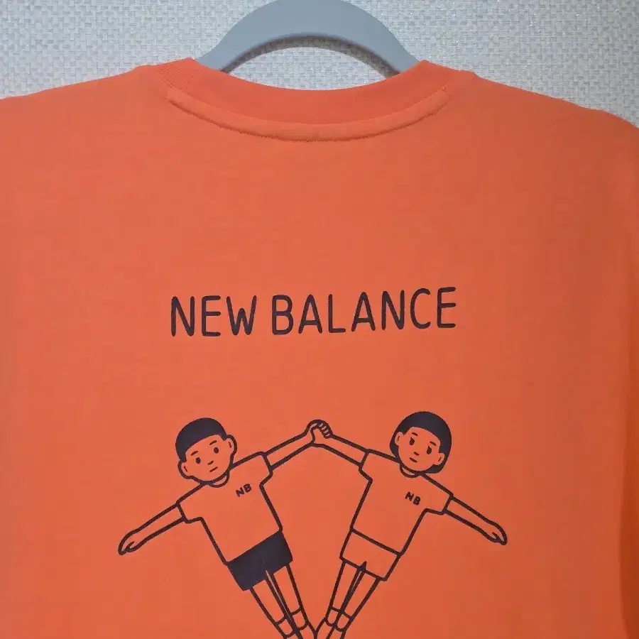 뉴발란스 반팔티