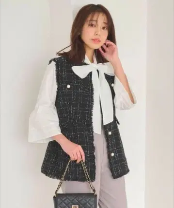 새상품급 Feroux 라메 트위드 페플럼 지레 베스트