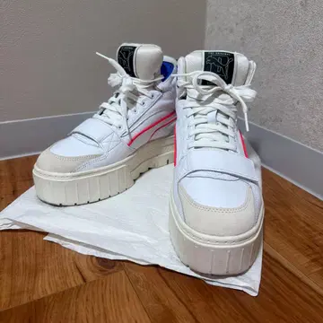 푸마 스니커즈