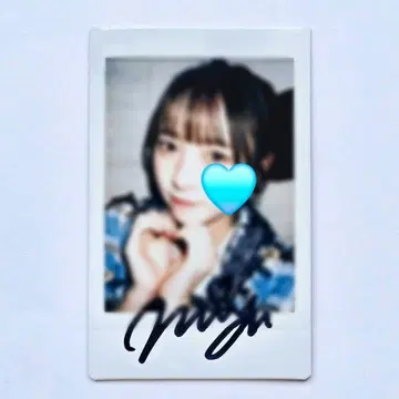 CUTIESTREET 큐스토 우메다 미유 친필 사인 폴라로이드 1